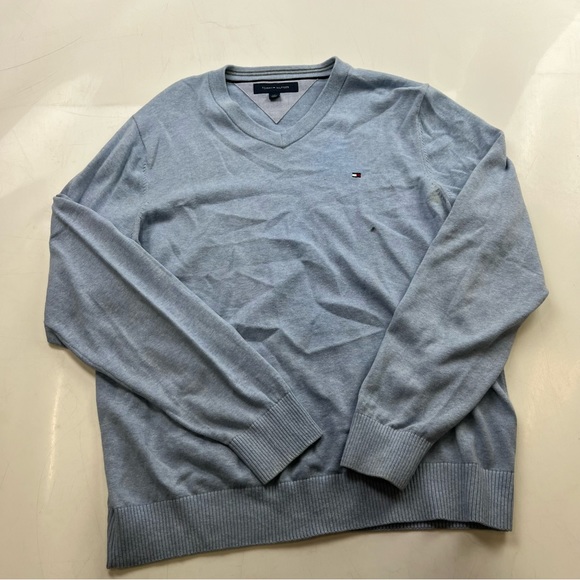 Tommy Hilfiger men’s blue V Neck crewneck L L47-47 - Picture 2 of 8